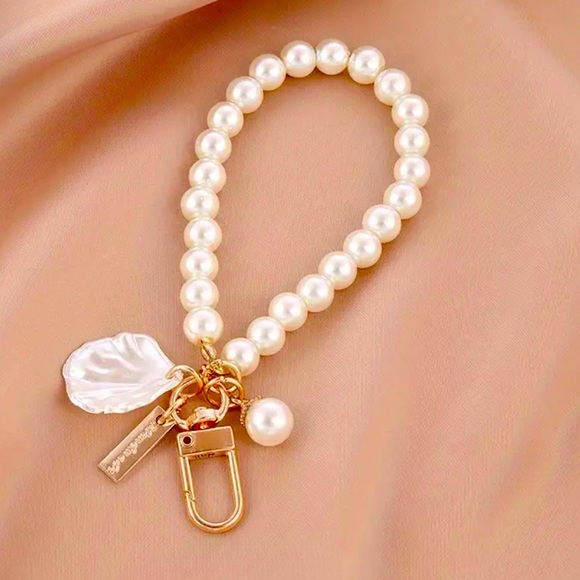 Pearl bracelet key chains with gold hardware shells resin, lobster clasp - Picture 2 of 8